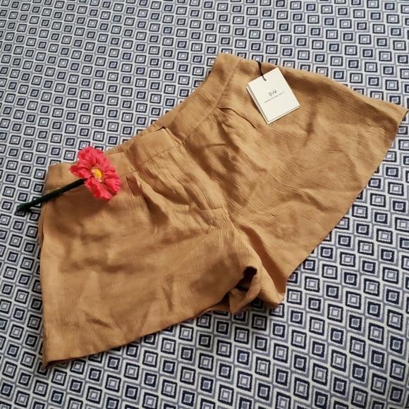 Short - Picture 1 of 4